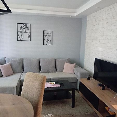 Sunshine Apartment Kragujevac Esterno foto