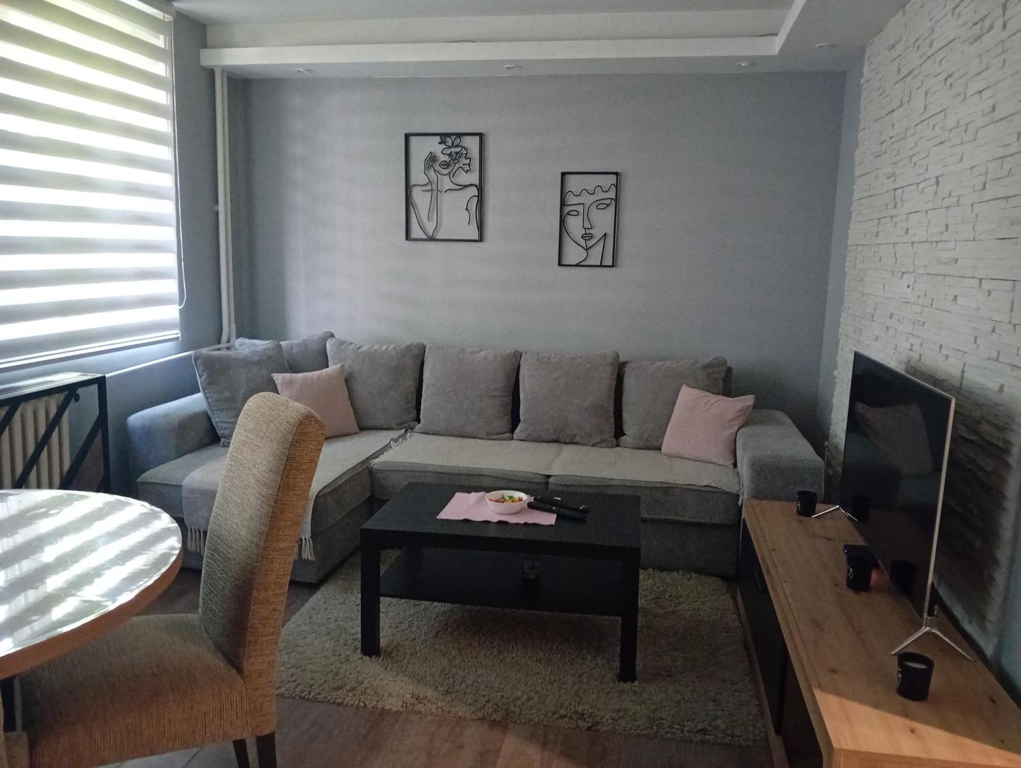 Sunshine Apartment Kragujevac Esterno foto