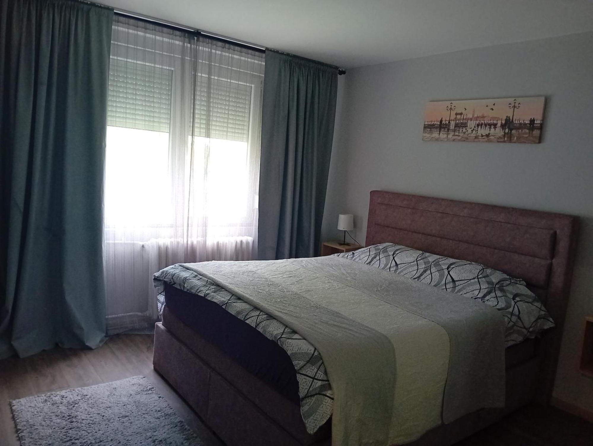 Sunshine Apartment Kragujevac Esterno foto